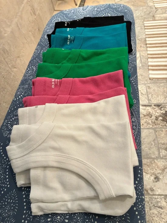 Old Navy Petite Ribbed Cropped Tank Tops - Set of 10 (2 of each color) - Picture 1 of 7